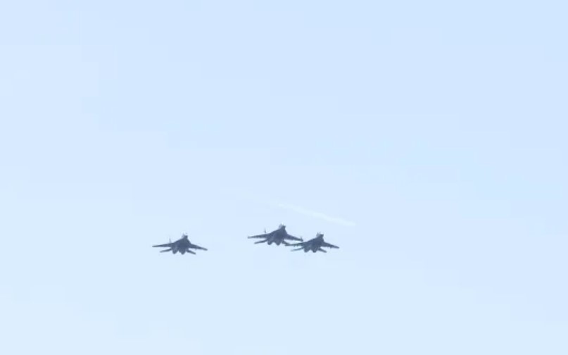 Изтребители МиГ-29 прелетяха над София