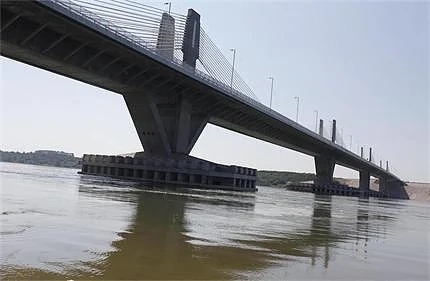 Асфалтът на Дунав мост 2 се пропука