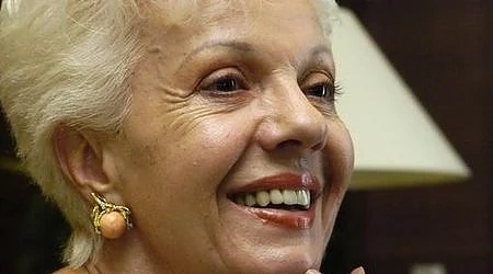 Откриваха изложба посветена на Райна Кабаиванска