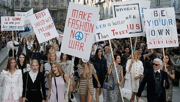 Chanel с ревю - протест