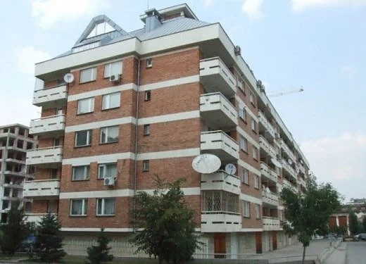 Криза за жилища, 60 депутати на хотел