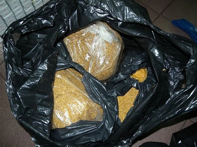 Контрабандни цигари в кашони за кафе задържаха на Капитан Андреево 