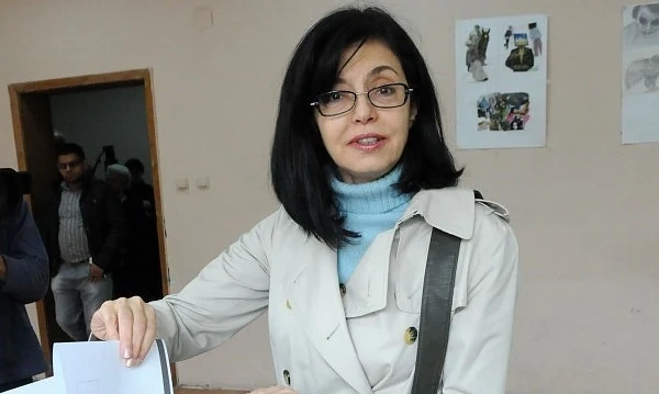Хората на Кунева удължиха референдума си за коалиция