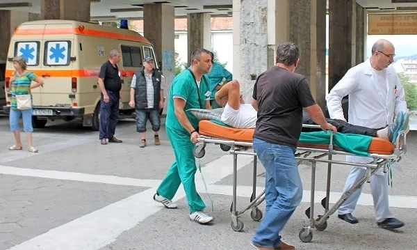 Двама души са загинали, а 19 са ранени при катастрофи