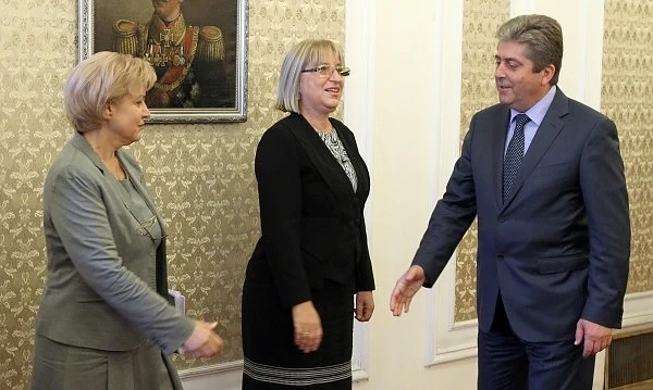 ГЕРБ и АБВ си паснаха по 14 от 18 точки