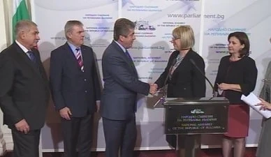 ГЕРБ и АБВ преговарят отново днес