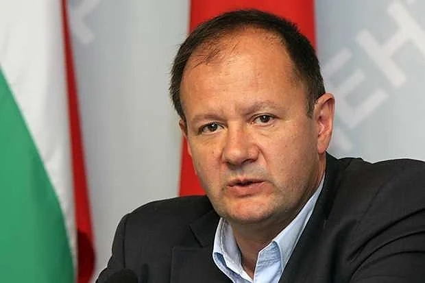 Миков: ГЕРБ не са уточнили нито час, нито място за среща