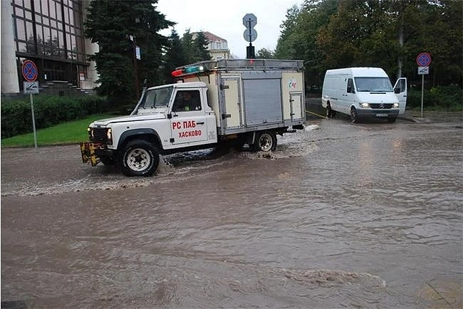 Хасковско под вода - преляха реки, язовири са в критично състояние