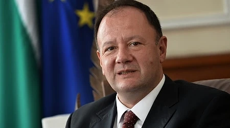 Миков иска среща с Бойко Борисов