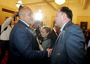 ГЕРБ и БСП се срещат утре в парламента
