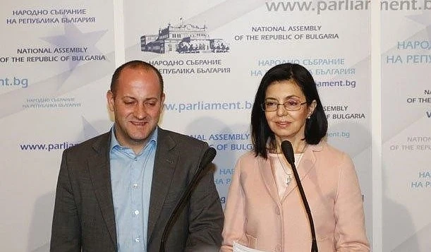 Реформаторите искат тройна коалиция