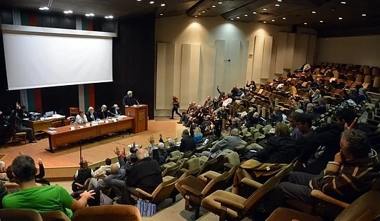 Искат създаването на министерство на българите в чужбина