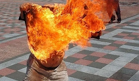 Мъж се самозапали в Сандански 
