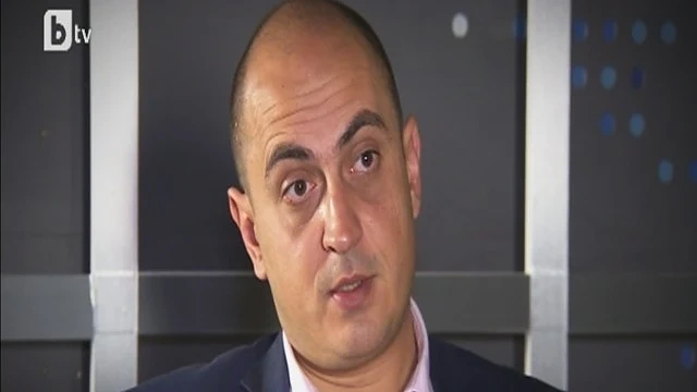 Адвокат на Цветан Василев: Той не говори, за да не влияе на политическата обстановка