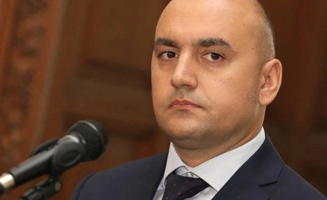 Аграрният министър си тръгна с уволнения