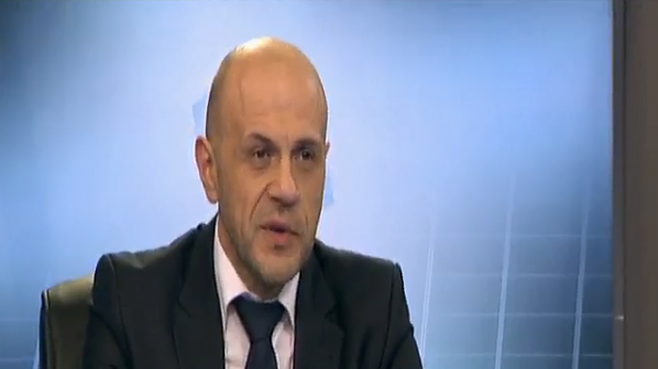 Дончев: Оцеляването не може да е цел за едно правителство
