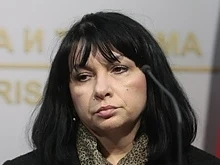 Енергетиката се управлява така, че да се източват пари, заяви Теменужка Петкова