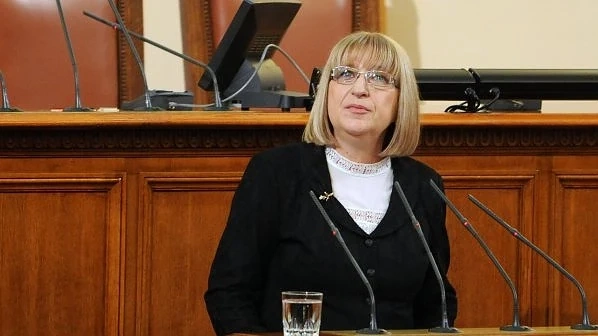 Цачева: Актуализацията на бюджета е най-важния приоритет на НС