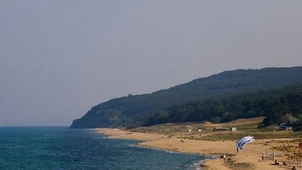 Митнически шеф купил на безценица земя край морето