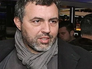 Атаките срещу Вежди заради апетитен имот