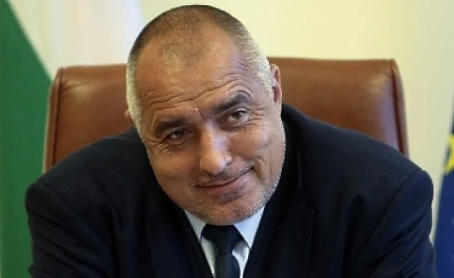 Борисов се похвали с първото бебе в кабинета