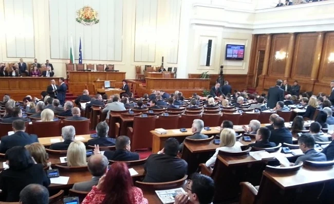 Парламентът ще работи и без кворум