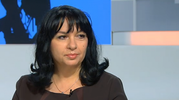 Министър Петкова: Енергетиката е в колапс