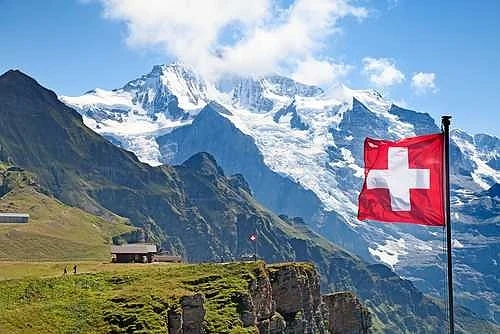 Швейцария решава дали да намали имигрантите в името на природата