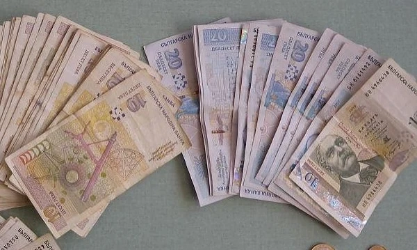 Пак изчисляват майчинството върху 2 г. назад