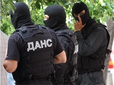 ДАНС нахлуха в ромската махала в Сливен