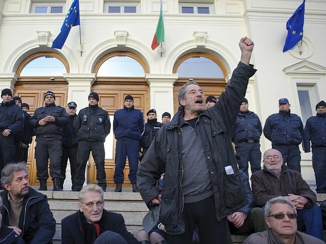 Протестът срещу Слави Бинев набира скорост