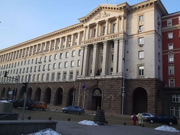 Министерският съвет се застрахова против стачки