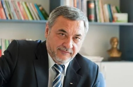 Валери Симеонов остава лидер на ПФ