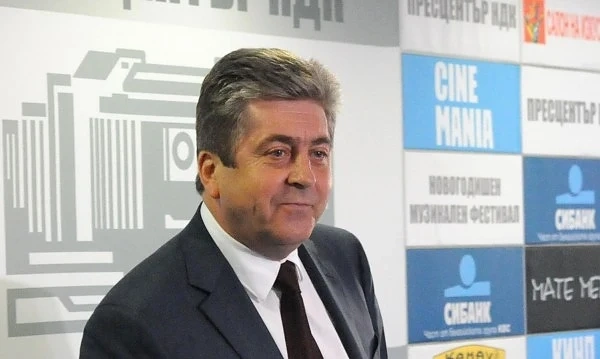 Първанов предлага: \