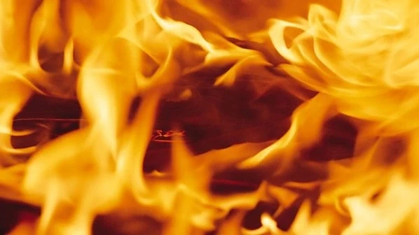 Пожар гори в сградата на Канал 3 