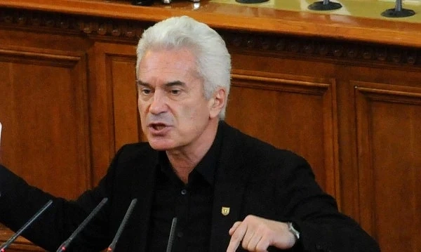 Волен Сидеров поиска оставката на Даниел Митов заради конфликт на интереси