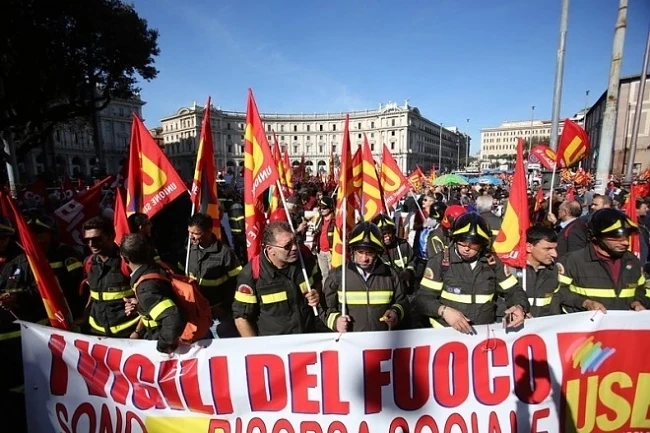 Хиляди на протест в Италия