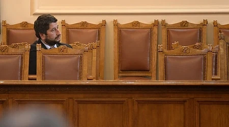 Голям скандал е, че ВСС си затваря очите за разпределението на делата, обяви Христо Иванов