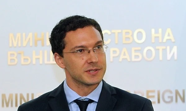Даниел Митов: Медведев да се притеснява за икономиката на Русия