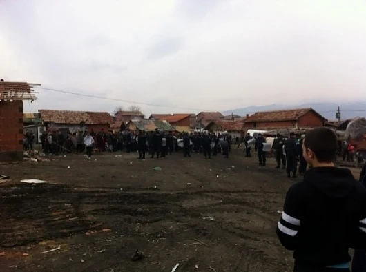 Полиция и ЧЕЗ с акция в ромската махала в Петрич  