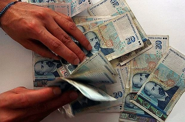 Увеличават минималната работна заплата от 2015