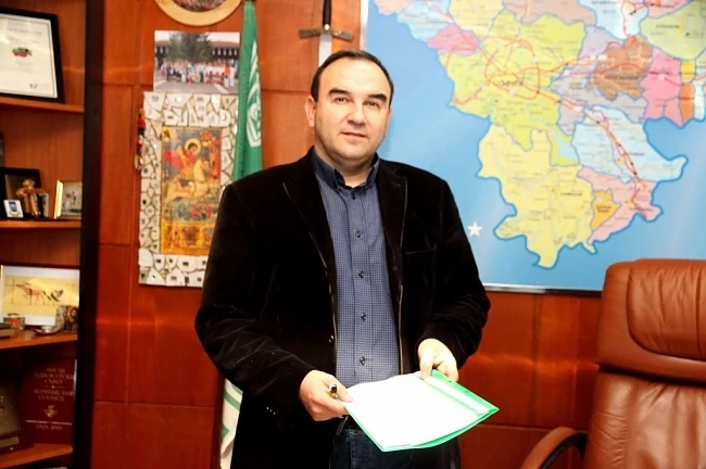 Съдът върна на работа разследван кмет на Своге