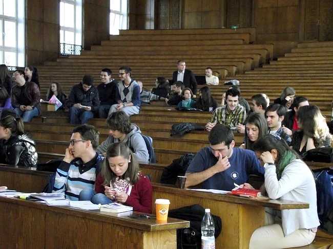 Студентите по медицина и архитектура най-често в чужбина
