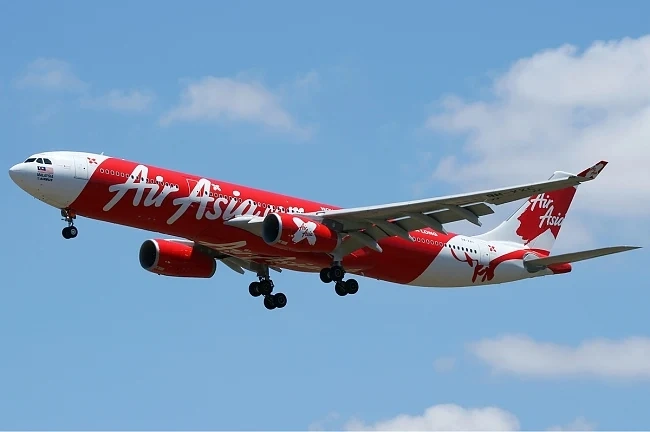 Откриха две огромни отломки от катастрофиралия AirAsia