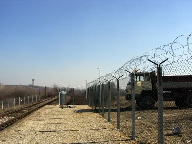 Оградата с Турция ще се строи без обществена поръчка