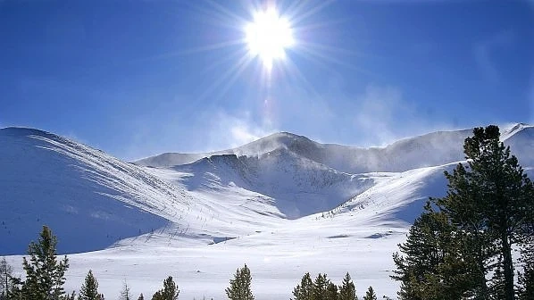 Утре предимно слънчево с максимални температури между 8° и 13°