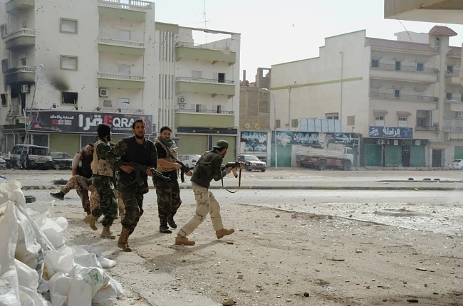 ЕС налага петролно ембарго на Либия