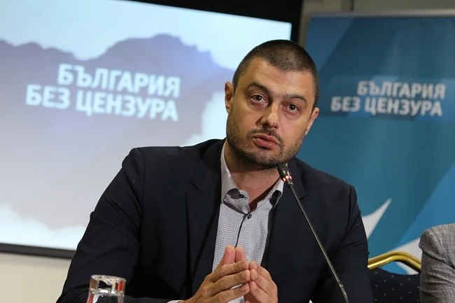 Най-слабият евродепутат Николай Бареков взима 30 000 на месец