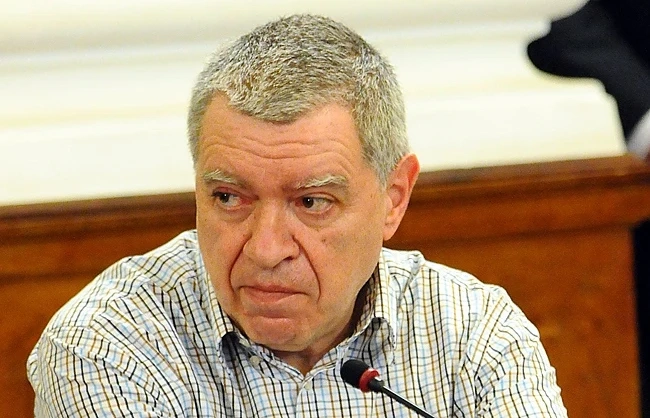 Михаил Константинов отново шеф на \