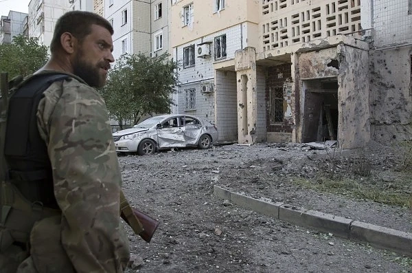 Обстрелваха тролейбус в Донецк
